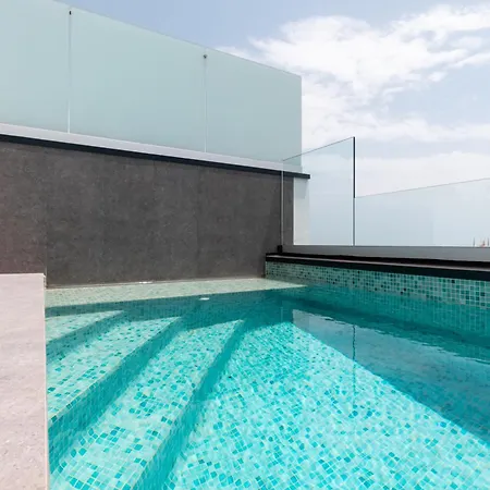 Luxury Townhouse With Rooftop Infinity Pool And Ocean Views *