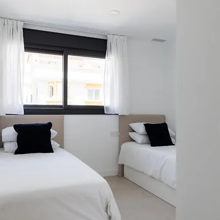 Luxury Townhouse With Rooftop Infinity Pool And Ocean Views