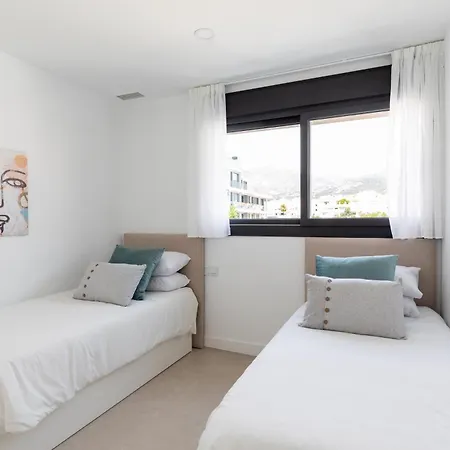 Luxury Townhouse With Rooftop Infinity Pool And Ocean Views *