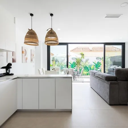 Luxury Townhouse With Rooftop Infinity Pool And Ocean Views Appartement Torremolinos