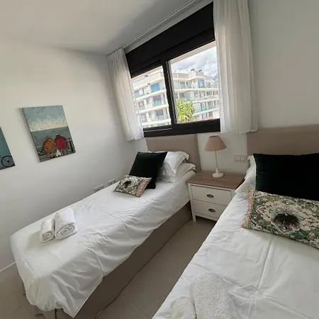 Luxury Townhouse, Infinity Pool & Ocean Views Apartman
