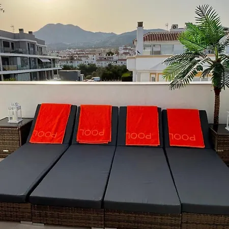 Luxury Townhouse, Infinity Pool & Ocean Views Apartman Torremolinos