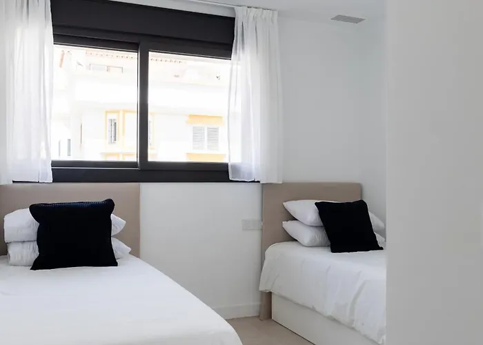 Luxury Townhouse, Infinity Pool & Ocean Views