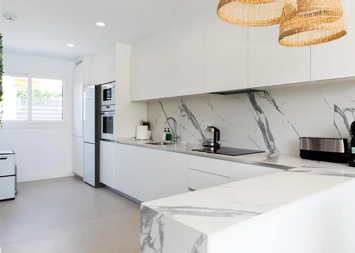 Luxury Townhouse, Infinity Pool & Ocean Views Apartment