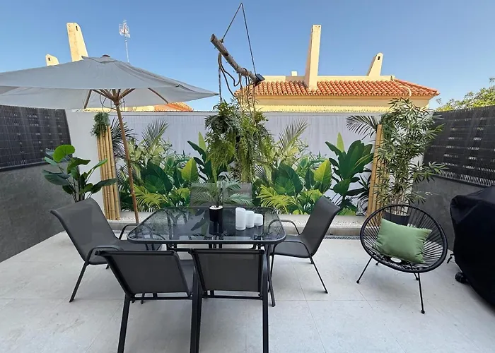 Luxury Townhouse, Infinity Pool & Ocean Views Apartamento *